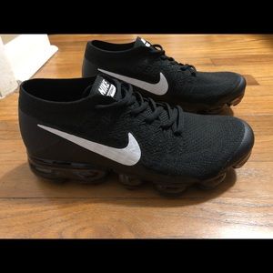 Nike vapormax size 10. Perfect condition.